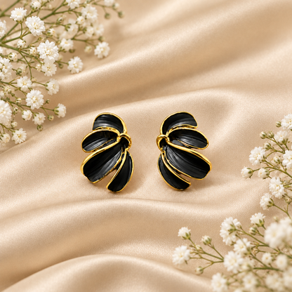 Runaway Bride Black Earring