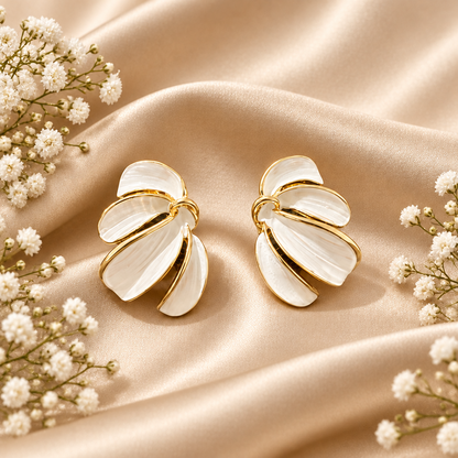 Runaway Bride White Earring