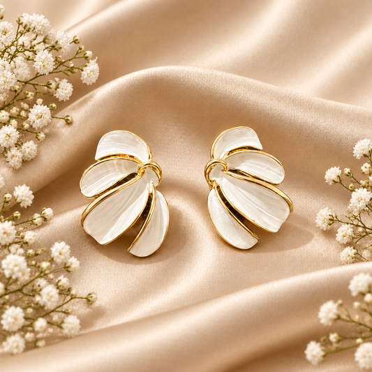 Runaway Bride White Earring
