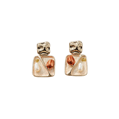 Tulip & Pearl Peach Earring